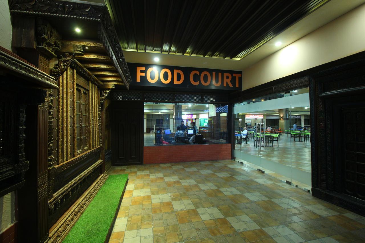 Jackpot Room In & Out Dormitory Ахмедабад Екстериор снимка