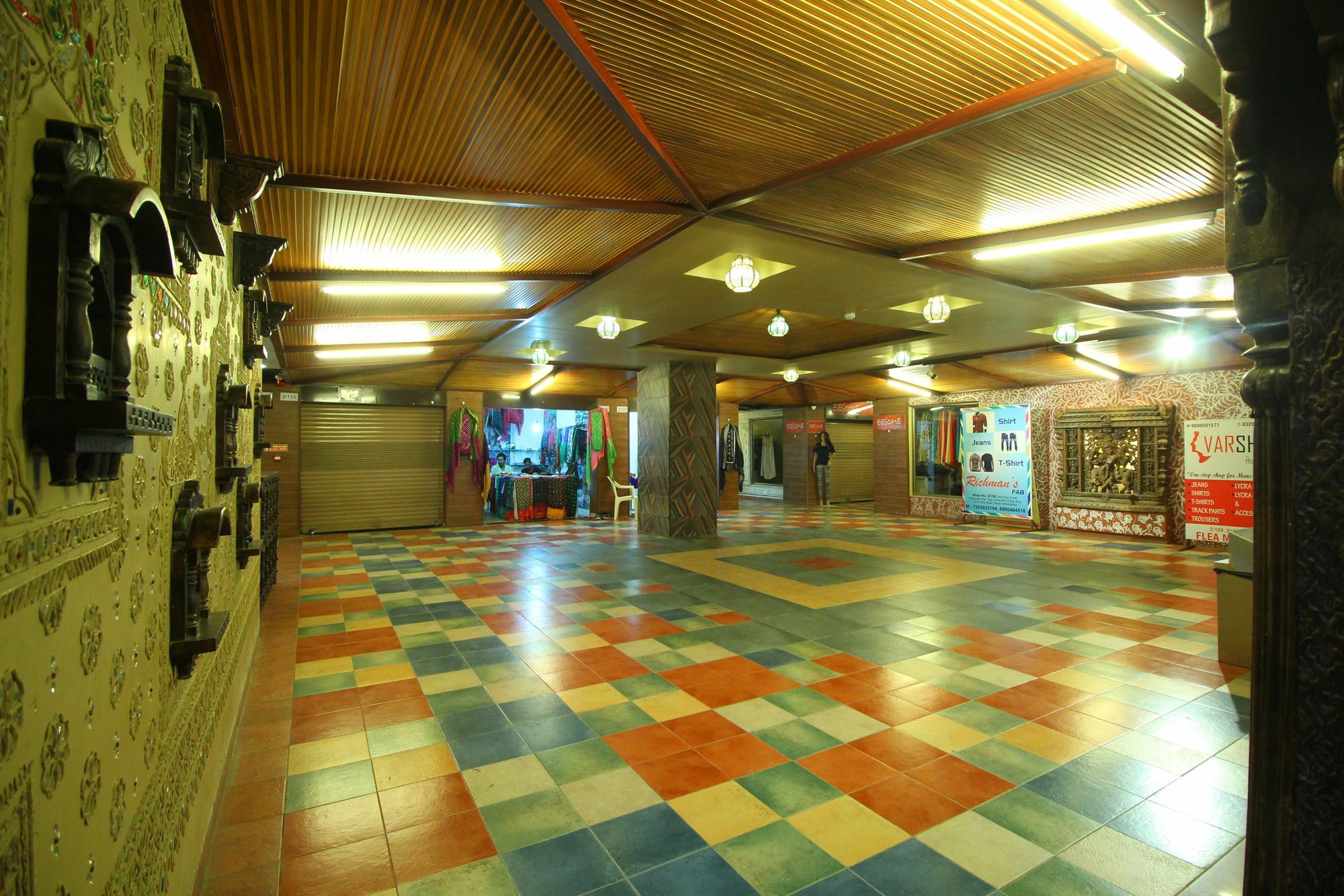 Jackpot Room In & Out Dormitory Ахмедабад Екстериор снимка